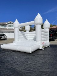 366266C6 82E0 4000 8787 ECC9F9CAAC48 1678147371 Mini Toddler luxury White Bounce House