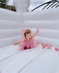 654E3CA2 2882 4093 A525 0CF2CE04B2AA 1683758090 Mini Toddler luxury White Bounce House